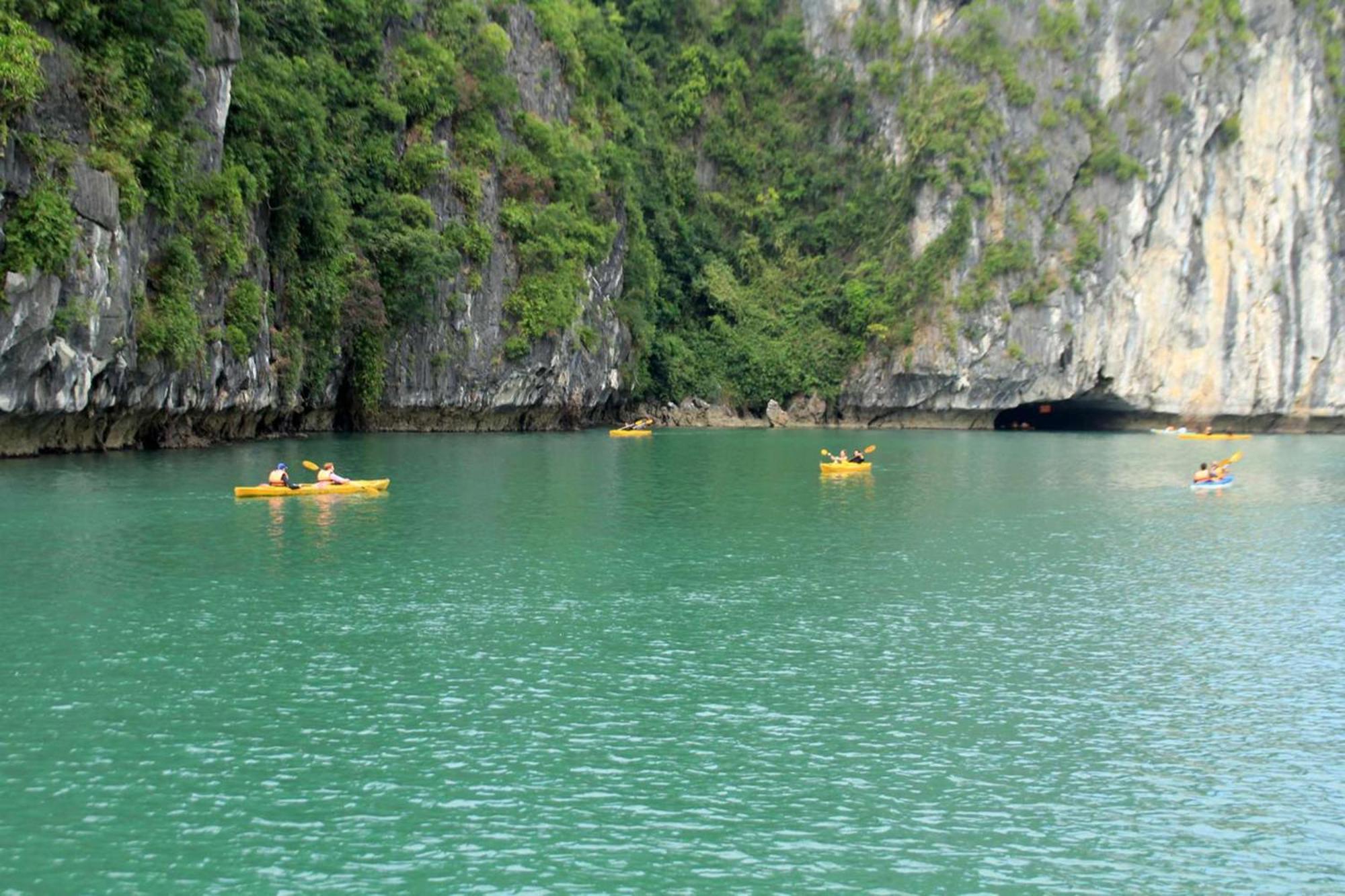 Отель Halong Arcadia Cruise Халонг Экстерьер фото