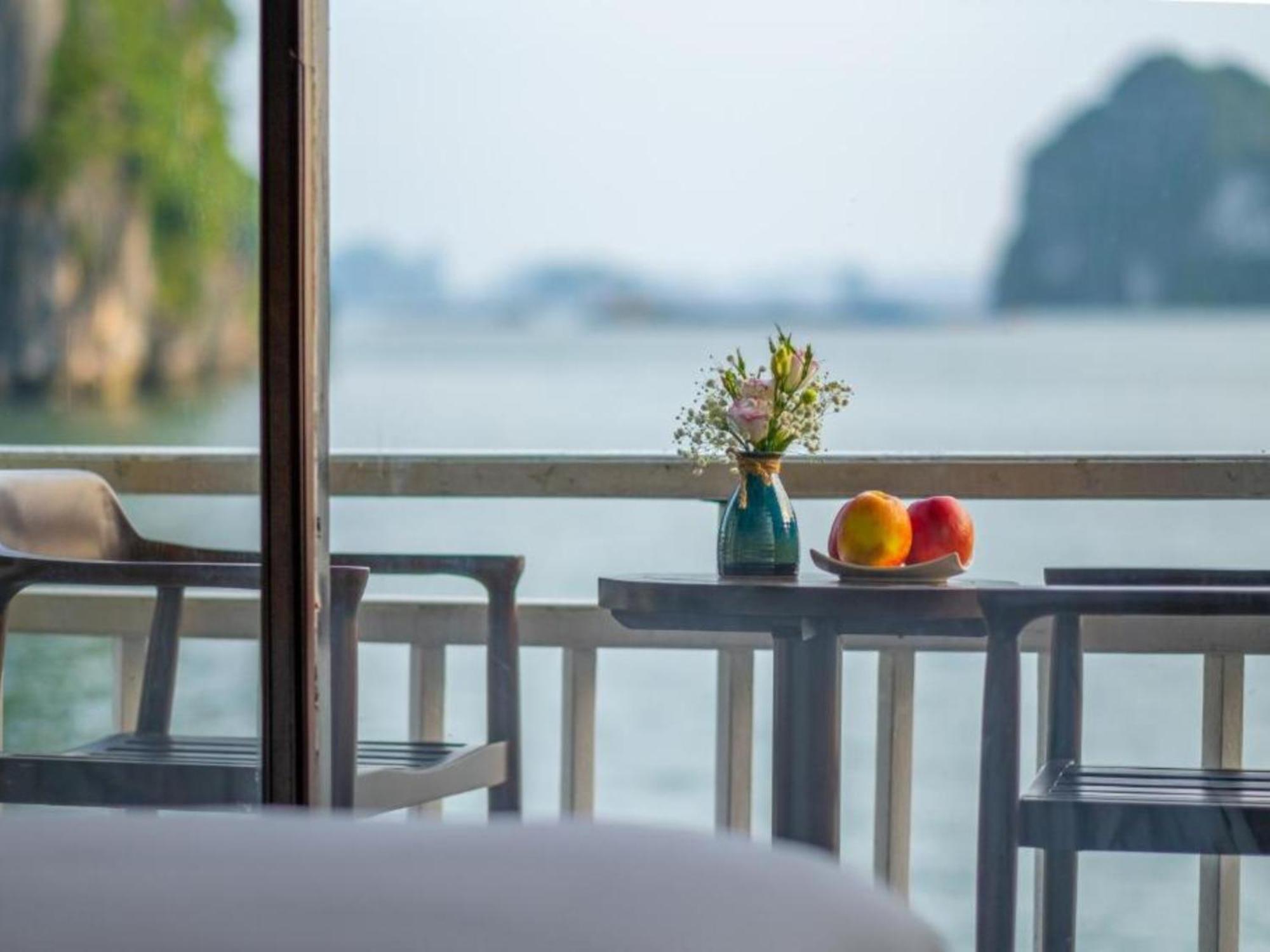 Отель Halong Arcadia Cruise Халонг Экстерьер фото